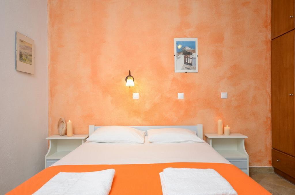 Sofia Studios Agia Anna  Rom bilde