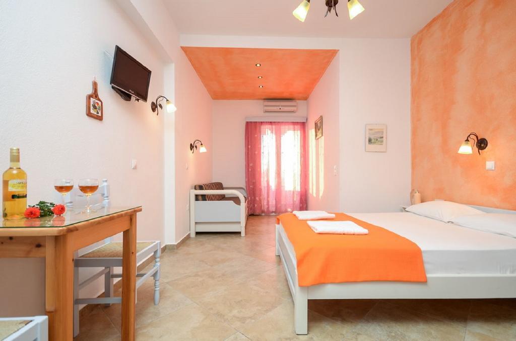 Sofia Studios Agia Anna  Rom bilde