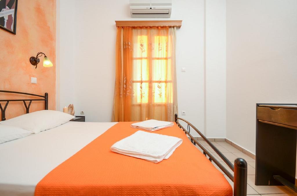 Sofia Studios Agia Anna  Rom bilde